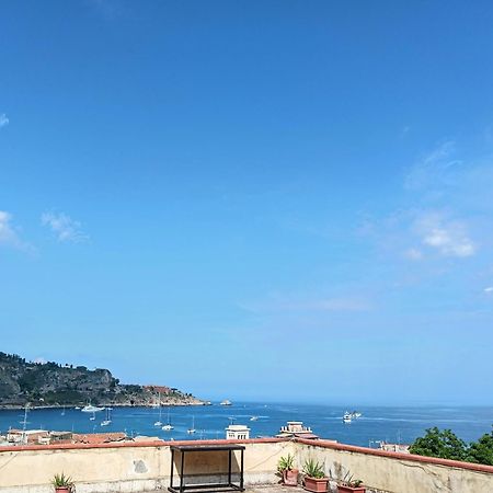Mungi Bay, Flat With Sea View Roof Top Terrace Giardini Naxos Ngoại thất bức ảnh