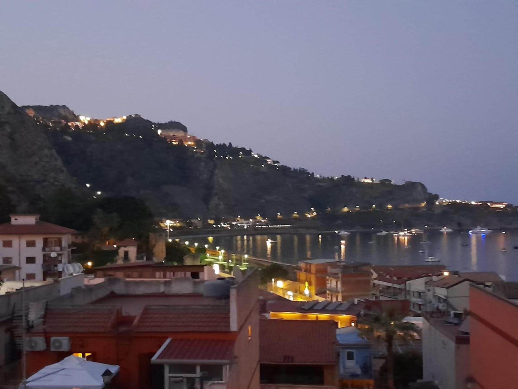 Mungi Bay, Flat With Sea View Roof Top Terrace Giardini Naxos Ngoại thất bức ảnh