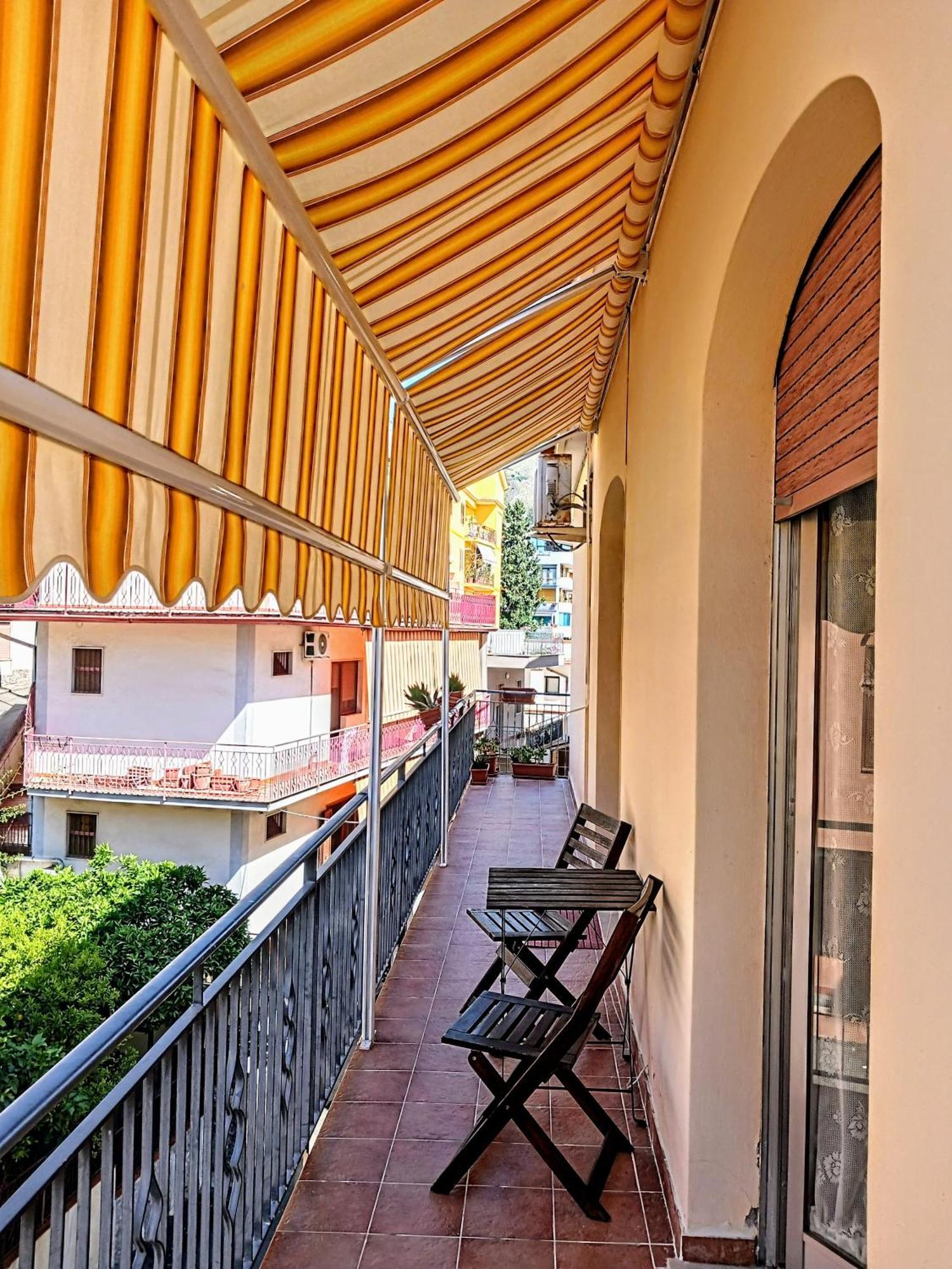 Mungi Bay, Flat With Sea View Roof Top Terrace Giardini Naxos Phòng bức ảnh
